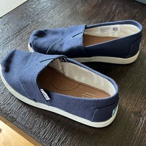 Blue Toms size 10
